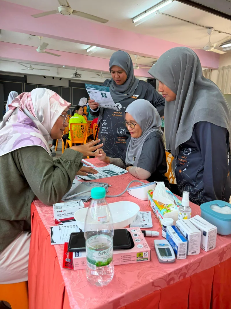 Putra Medical Centre basic health screening activity at SMK Bandar Sri Damansara 2, photo 2